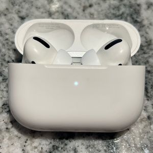 Apple AirPods Pro Earbuds